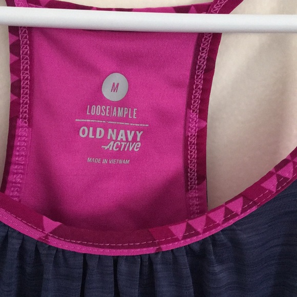 Old navy active top - Picture 2 of 5